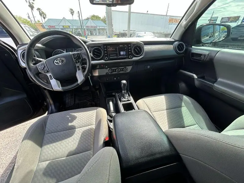 2020 TOYOTA TACOMA SR5 V6  