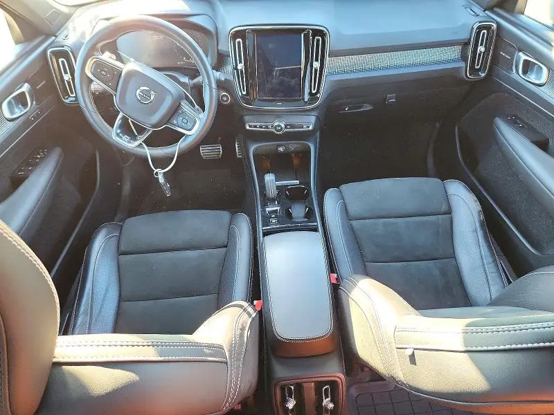 2019 VOLVO XC40 T5 R-DESIGN  