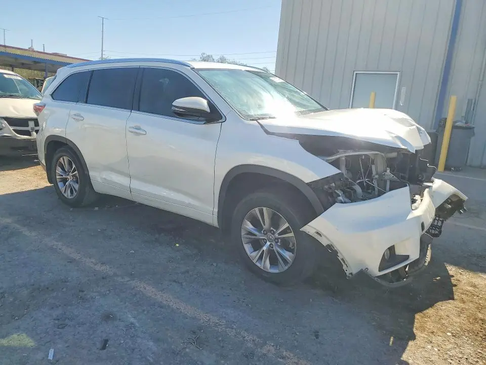 2015 TOYOTA HIGHLANDER XLE  