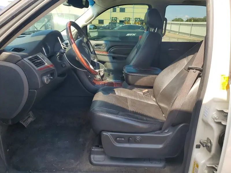 2011 CADILLAC ESCALADE LUXURY  