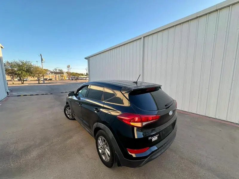 2016 HYUNDAI TUCSON SE  