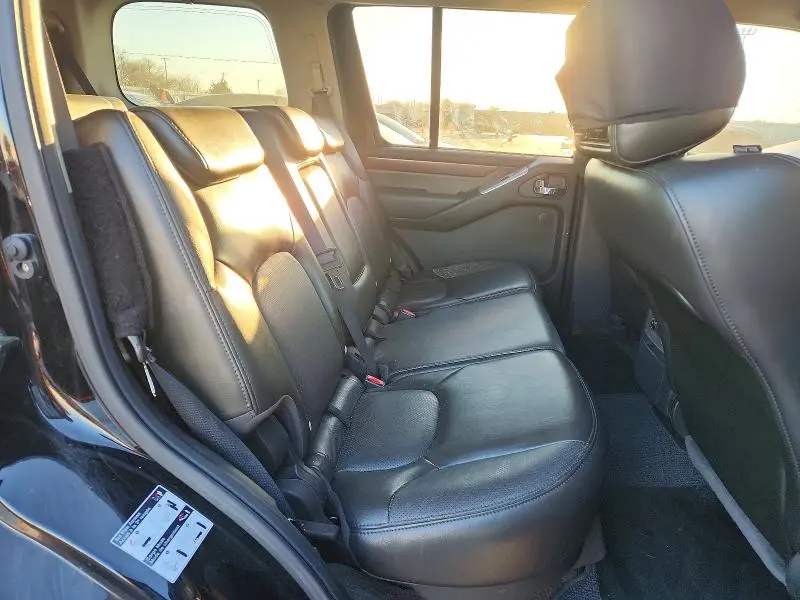 2011 NISSAN PATHFINDER S  