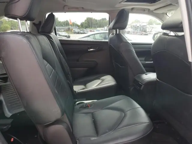 2020 TOYOTA HIGHLANDER XLE  