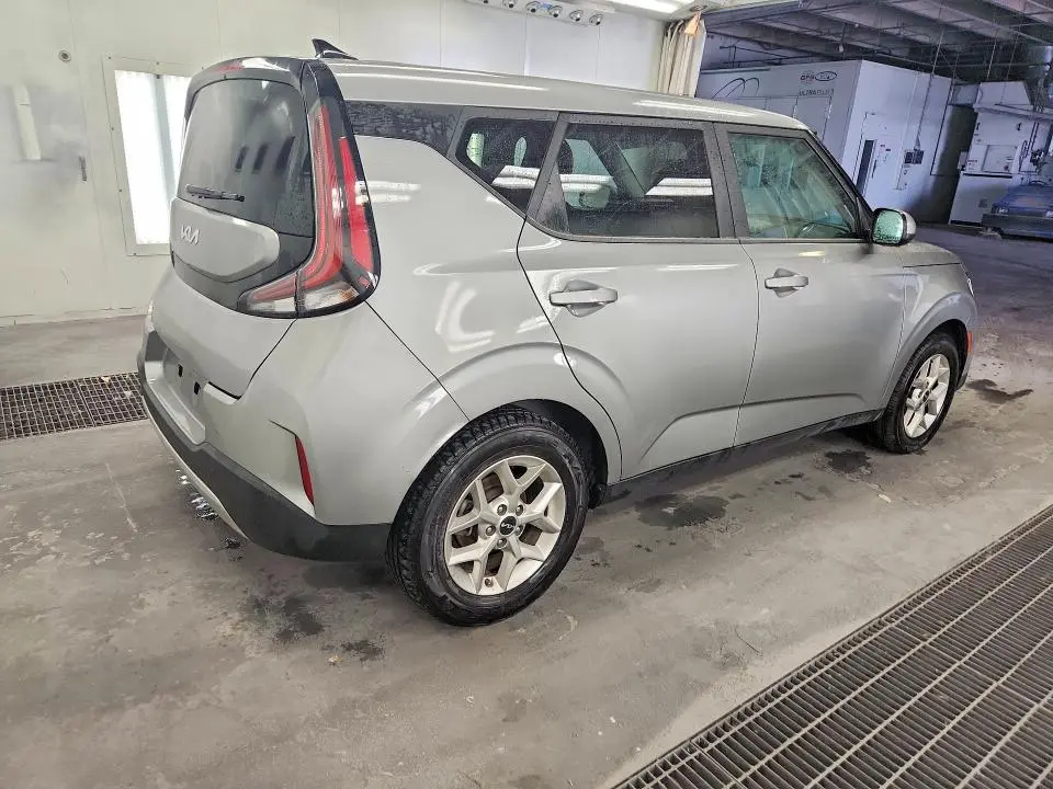 2023 KIA SOUL LX  