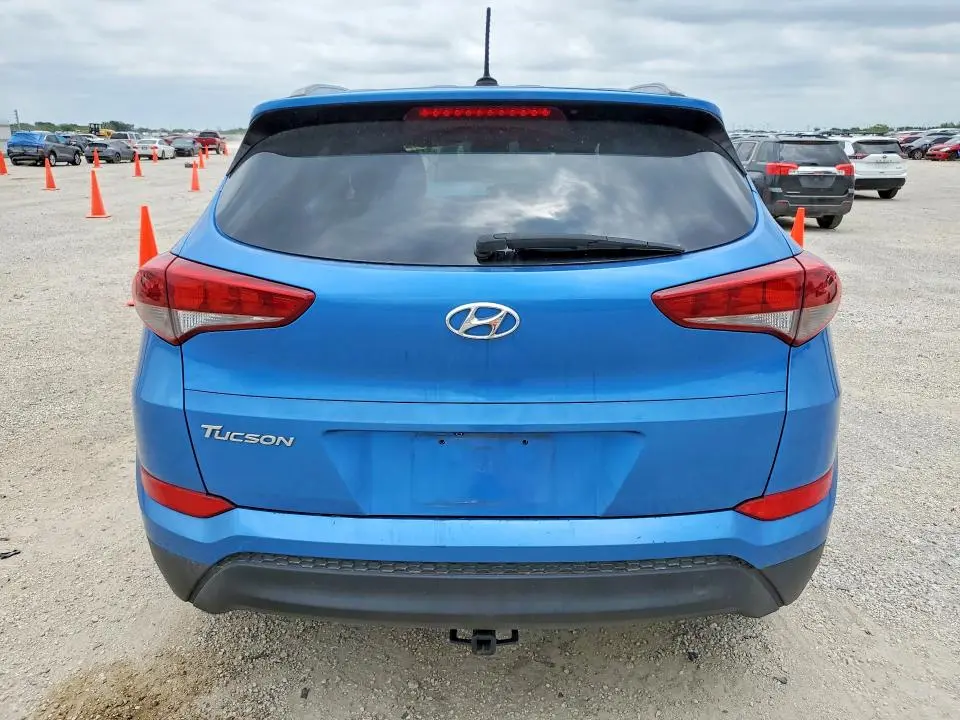 2016 HYUNDAI TUCSON SE  