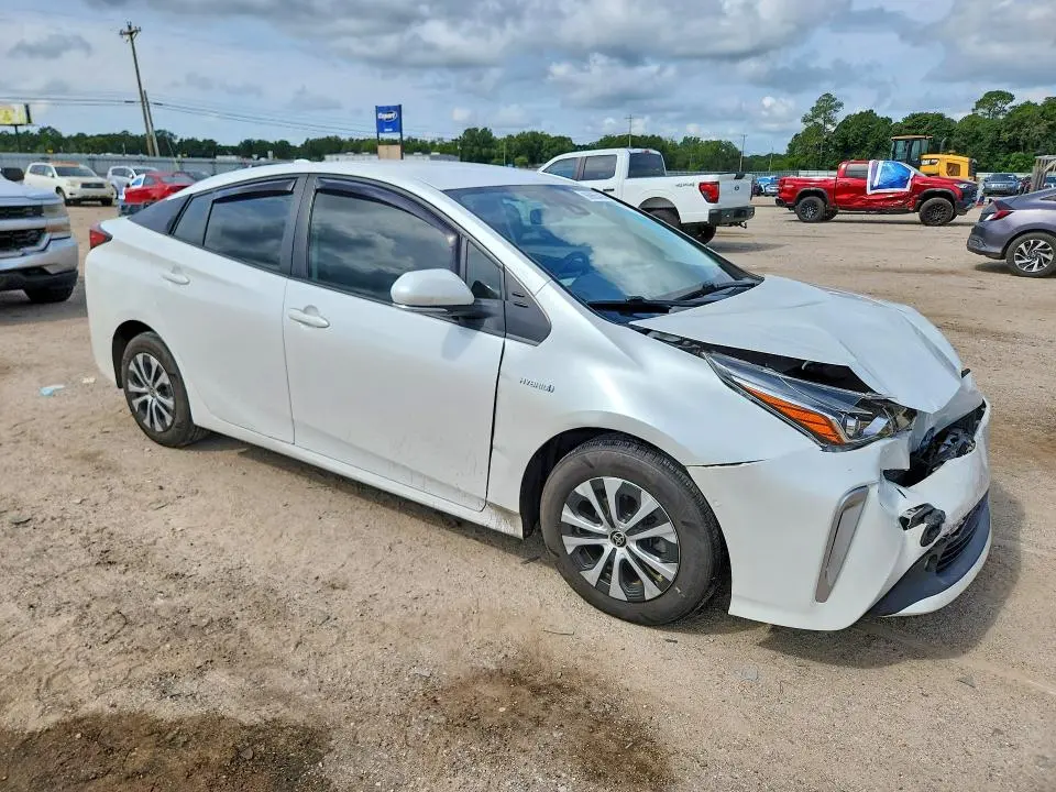 2021 TOYOTA PRIUS LE AWD-E  