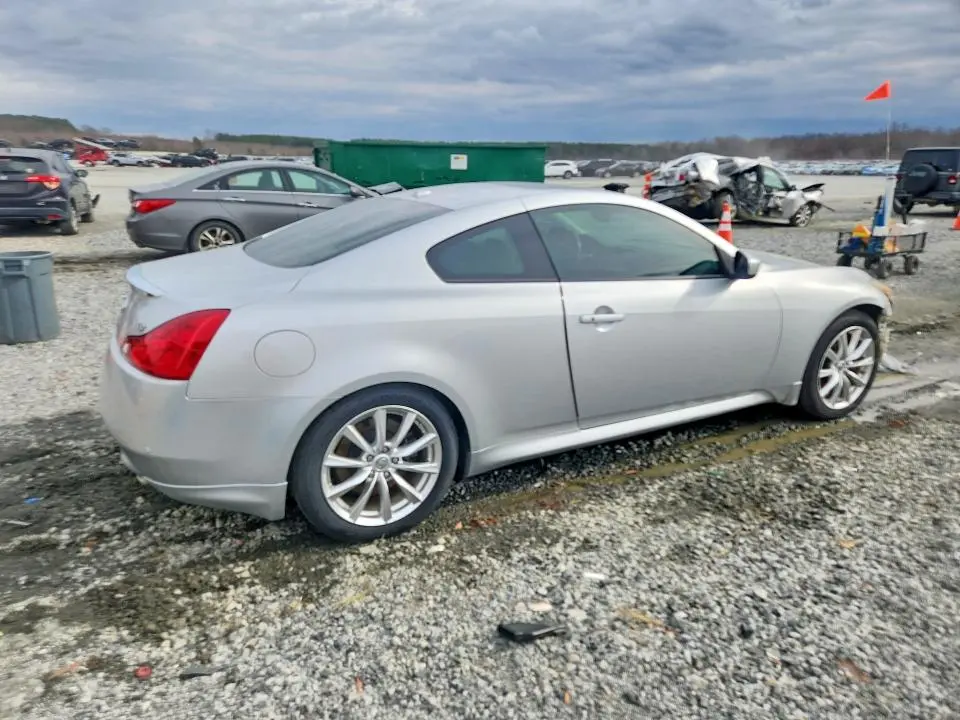 2011 INFINITI G37 BASE  
