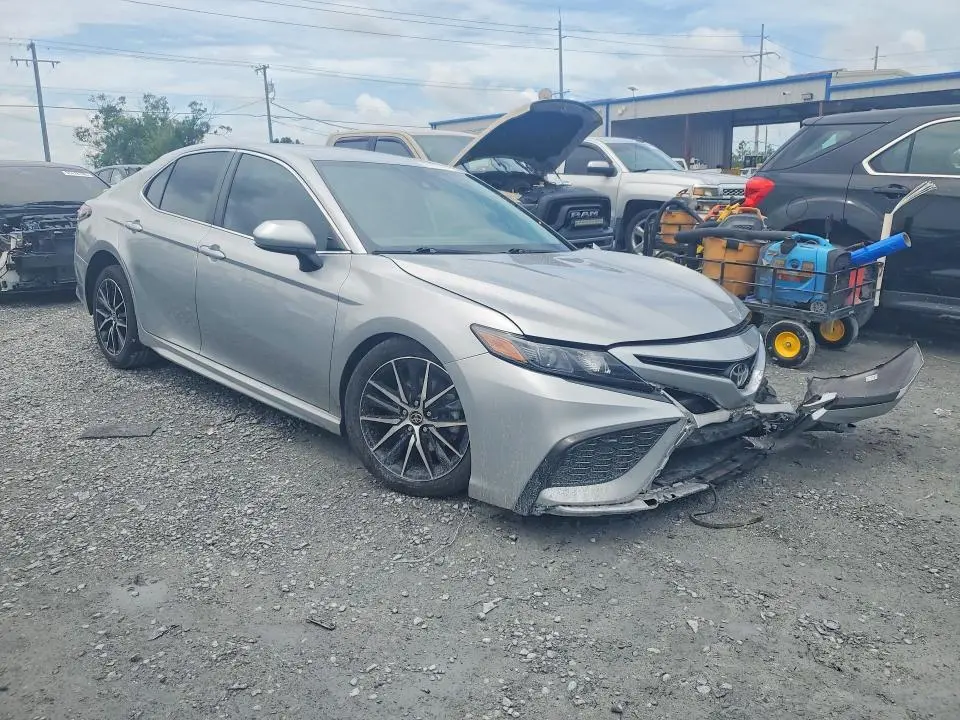 2021 TOYOTA CAMRY SE  
