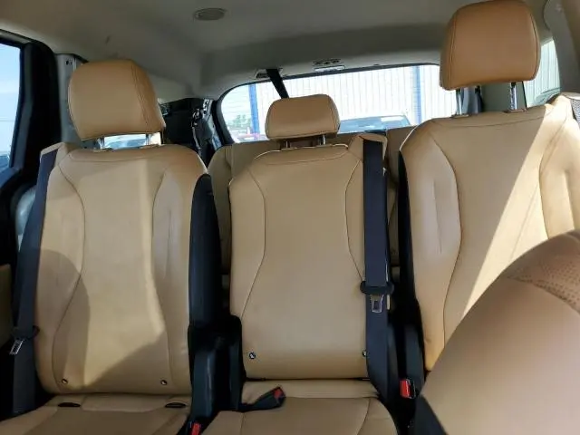 2024 KIA CARNIVAL LX  