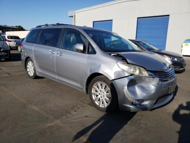 2011 TOYOTA SIENNA XLE