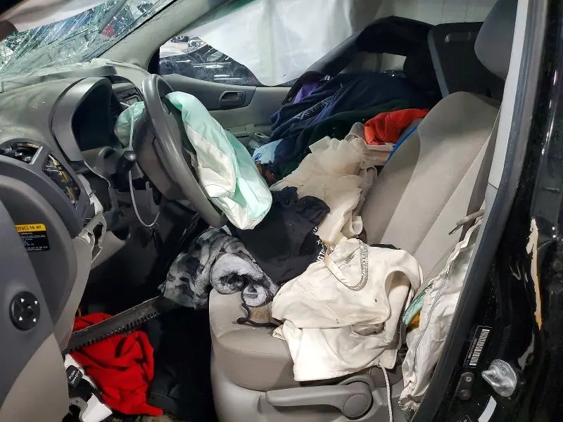 2012 KIA SEDONA LX  