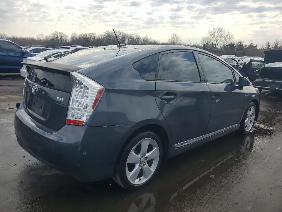 2011 TOYOTA PRIUS FIVE  