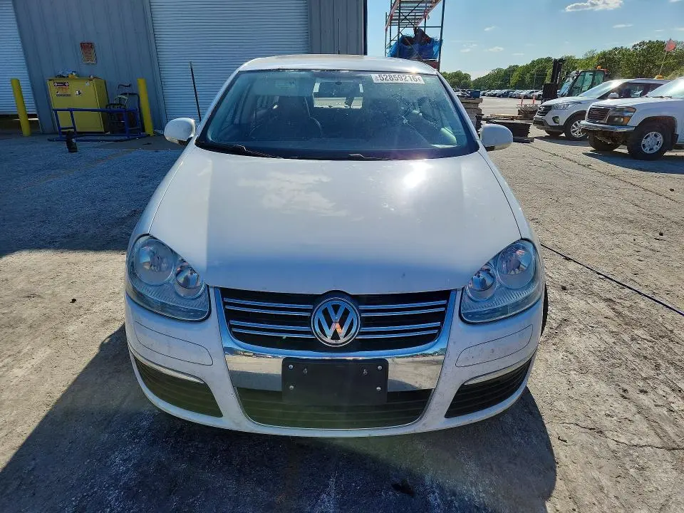 2010 VOLKSWAGEN JETTA SE  
