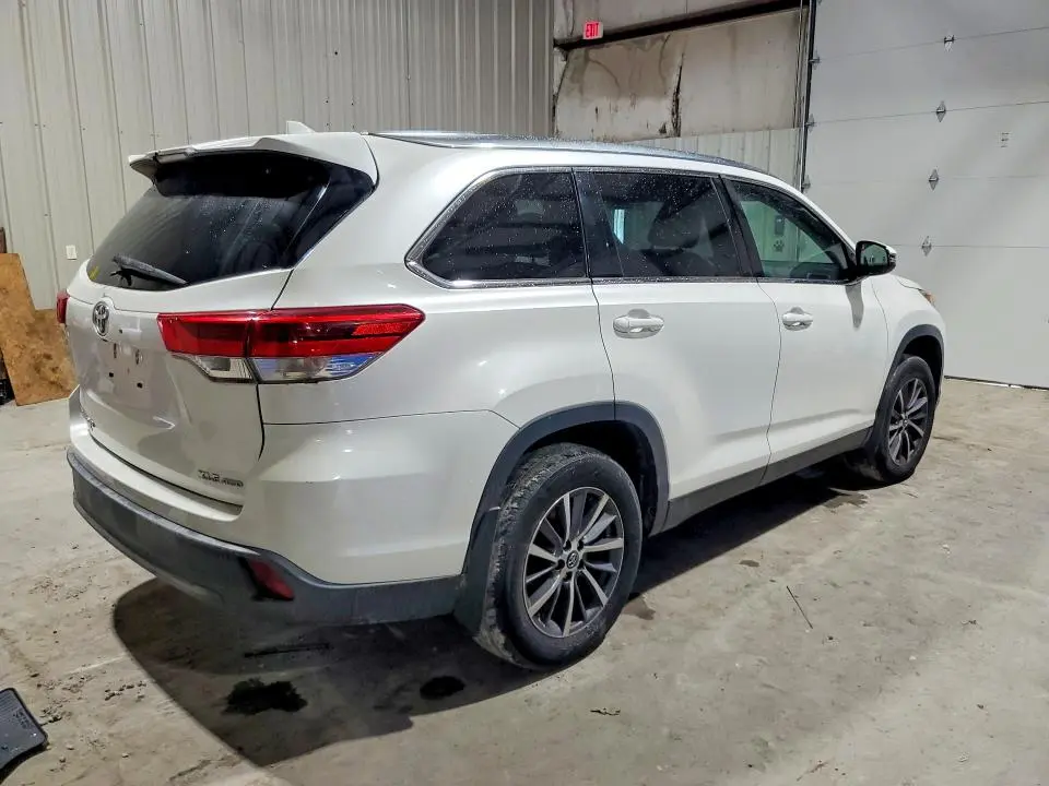 2019 TOYOTA HIGHLANDER XLE  