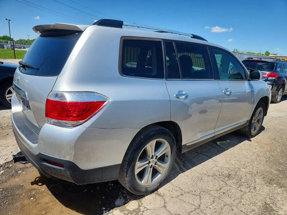 2013 TOYOTA HIGHLANDER LIMITED  