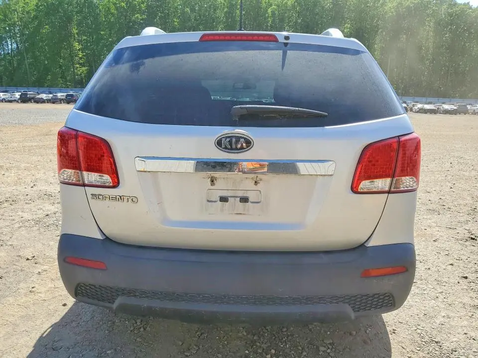 2011 KIA SORENTO LX  