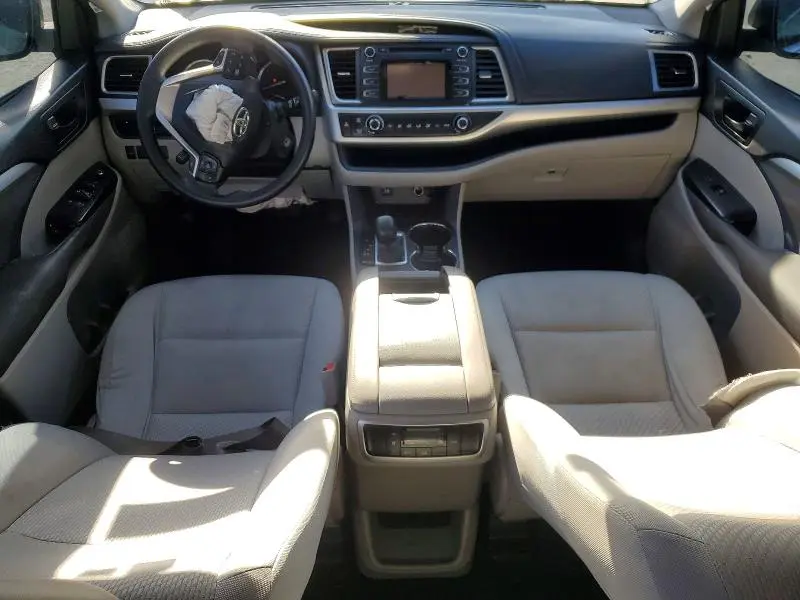 2016 TOYOTA HIGHLANDER LE  