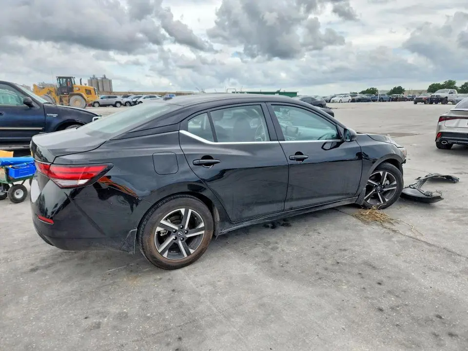 2025 NISSAN SENTRA SV  