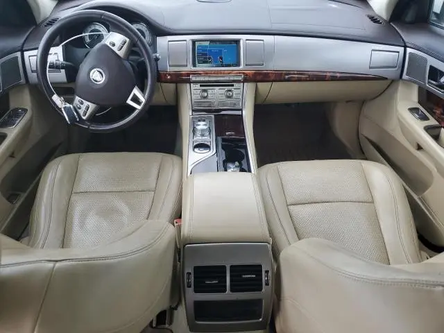 2010 JAGUAR XF PREMIUM  