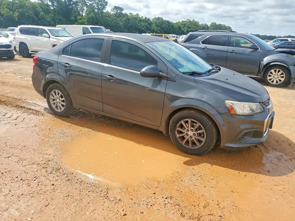 2017 CHEVROLET SONIC LT  