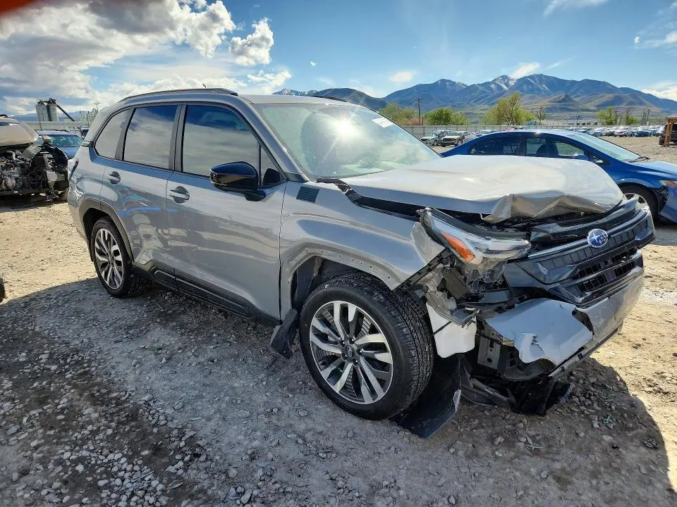 2025 SUBARU FORESTER TOURING  