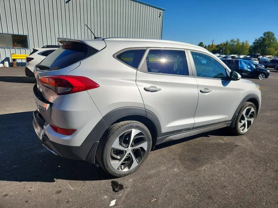 2016 HYUNDAI TUCSON SPORT  