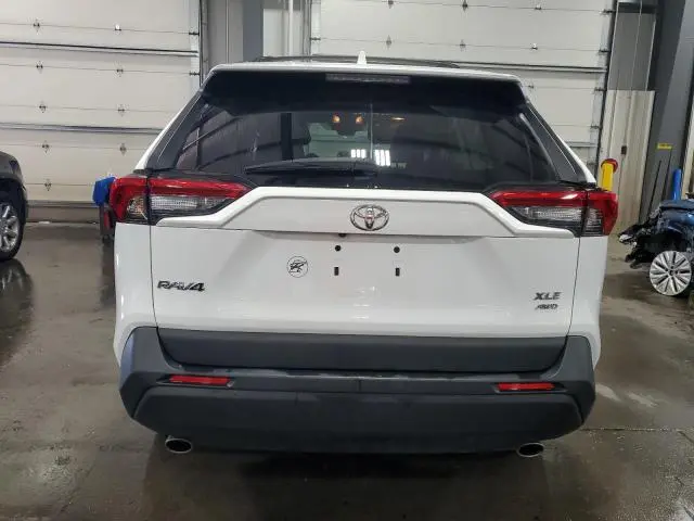 2021 TOYOTA RAV4 XLE  