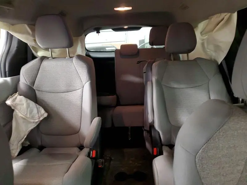 2025 TOYOTA SIENNA LE 8-PASSENGER  