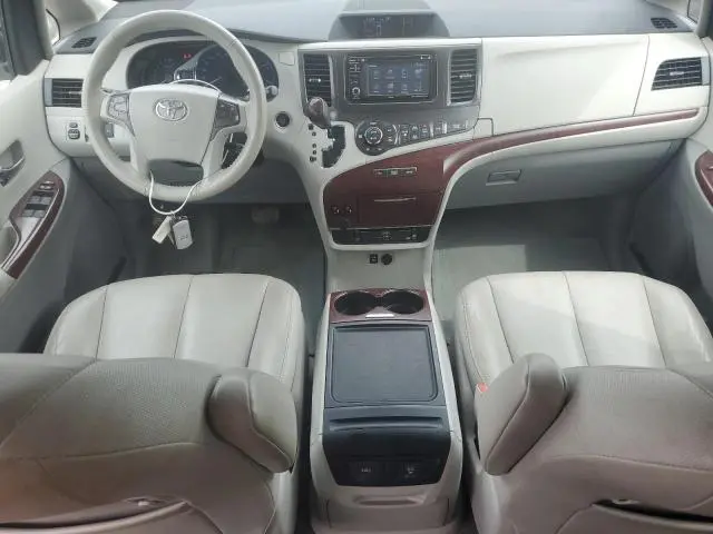 2013 TOYOTA SIENNA XLE  