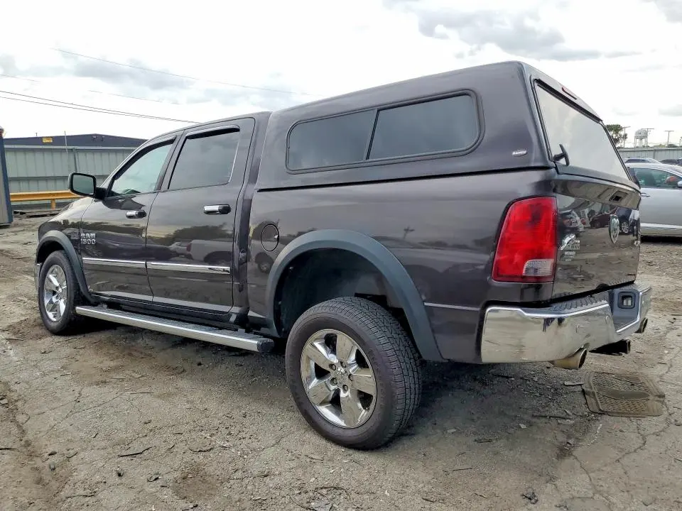 2016 RAM 1500 SLT  
