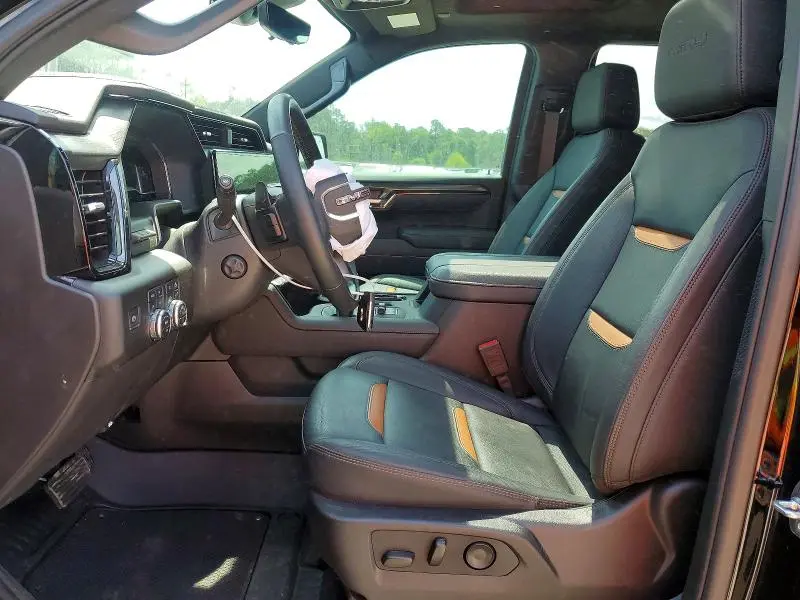2025 GMC SIERRA K1500 AT4  