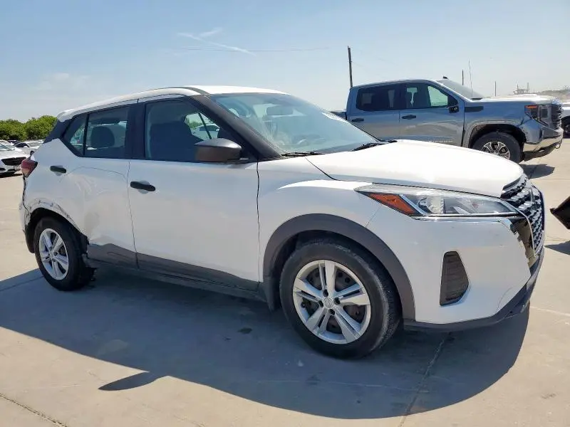 2021 NISSAN KICKS S  