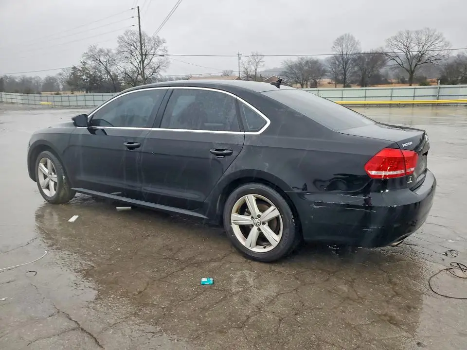 2013 VOLKSWAGEN PASSAT SE  
