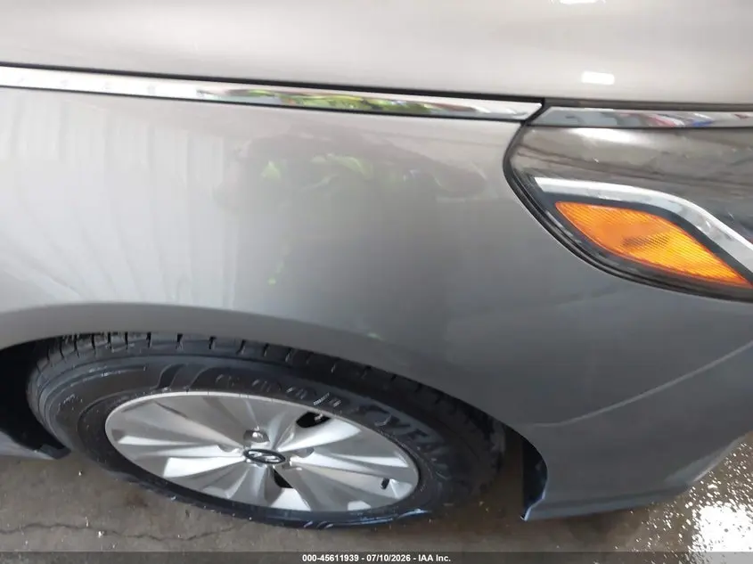 2018 HYUNDAI SONATA HYBRID SE