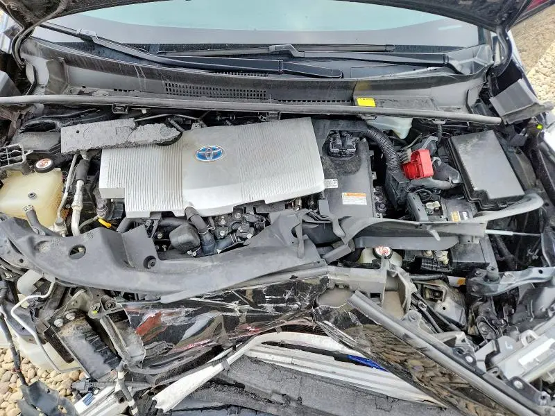 2018 TOYOTA PRIUS THREE  