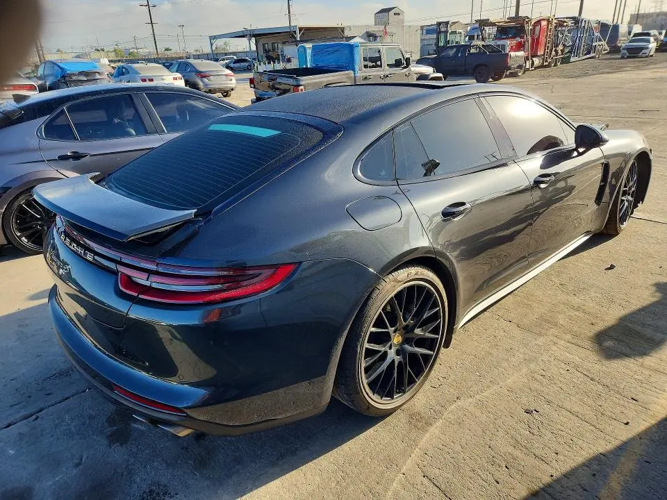 2017 PORSCHE PANAMERA 4S  