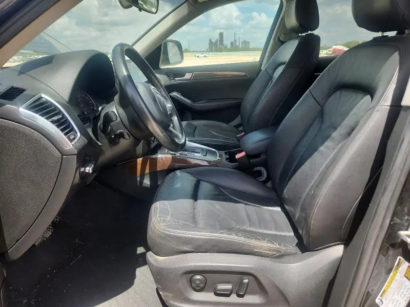 2010 AUDI Q5 PREMIUM  