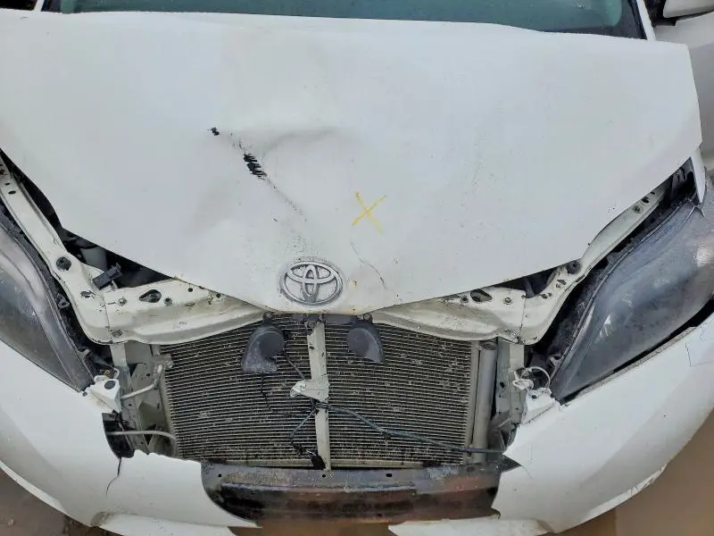 2014 TOYOTA SIENNA SPORT  