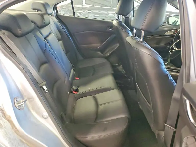 2017 MAZDA 3 TOURING  