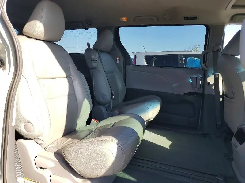 2017 TOYOTA SIENNA XLE 8-PASSENGER  