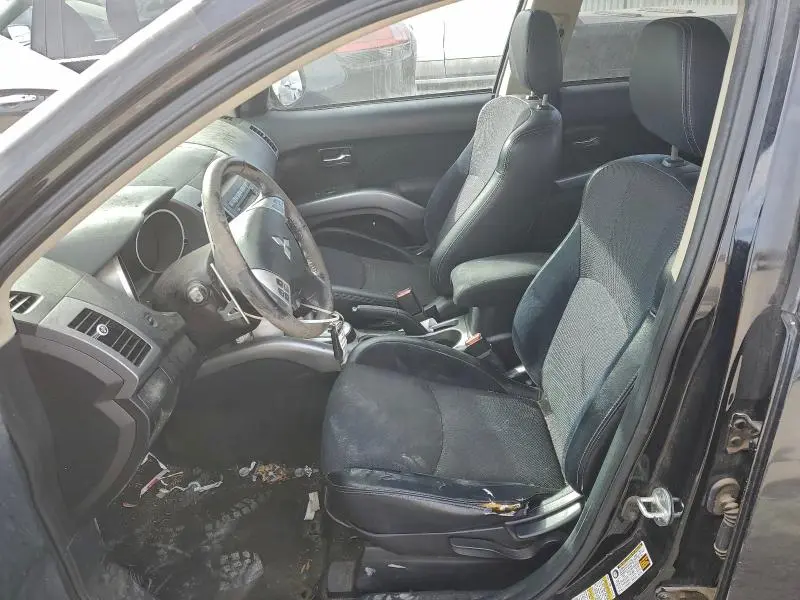 2013 MITSUBISHI OUTLANDER SE  