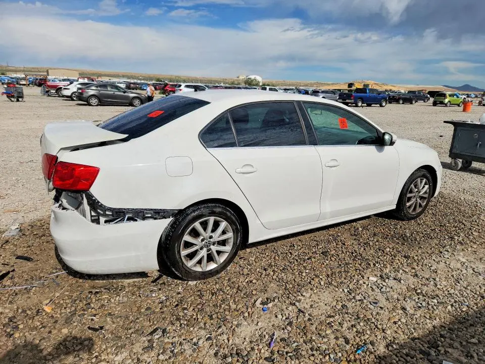 2013 VOLKSWAGEN JETTA SE  