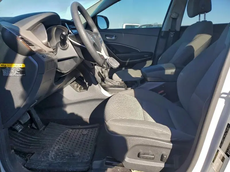 2017 HYUNDAI SANTA FE SE  