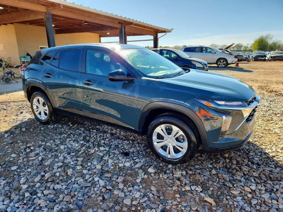 2025 CHEVROLET TRAX LS  
