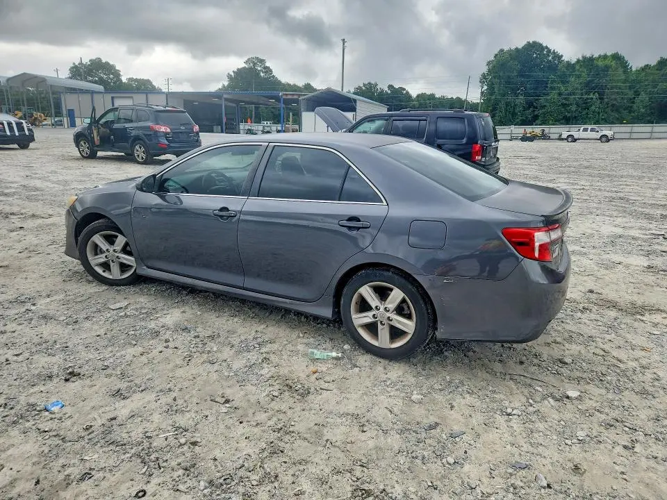 2012 TOYOTA CAMRY SE  