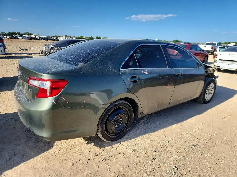 2014 TOYOTA CAMRY LE  