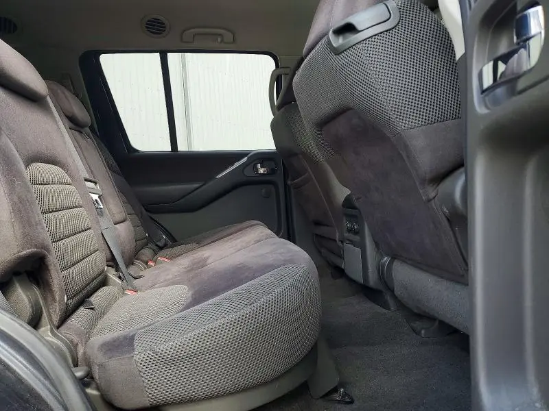 2010 NISSAN PATHFINDER S  