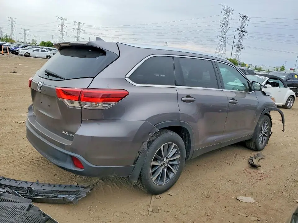 2019 TOYOTA HIGHLANDER XLE  