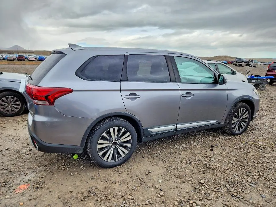 2019 MITSUBISHI OUTLANDER SE  