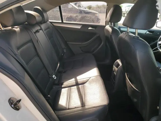 2013 VOLKSWAGEN JETTA SE  